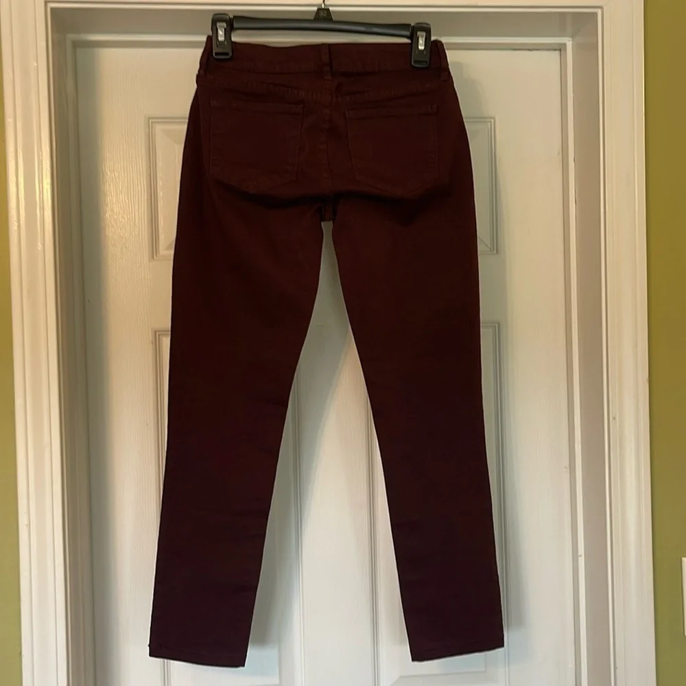 Club Monaco - burgundy mid rise jeans - zippered pockets - size 00